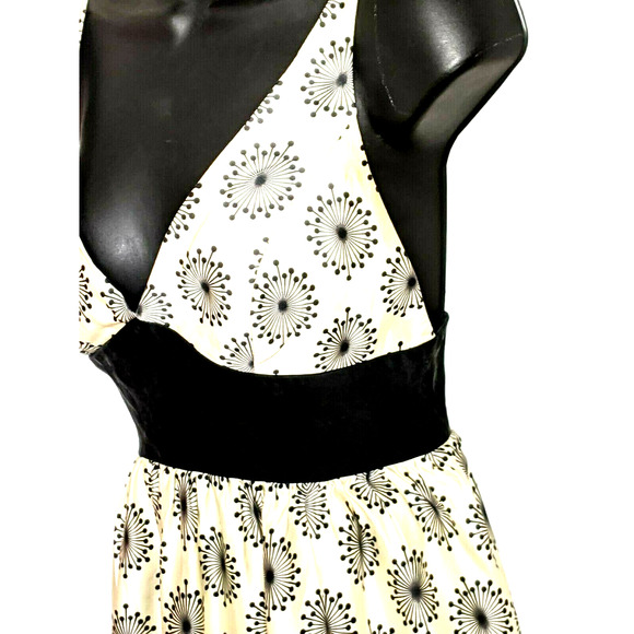 An Original Milly Ivory/Black Halter Dress Mini - Picture 3 of 10